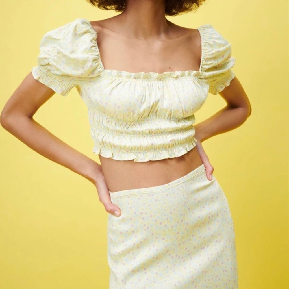 Yellow Puff Sleeve Detailed Top